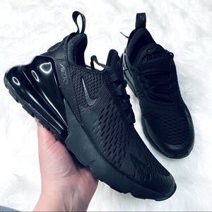 SOLD Nike Air Max 270 (GS) Black size 7Y